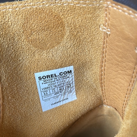 SOREL NWT Waterproof suede winter boots - Picture 7 of 10